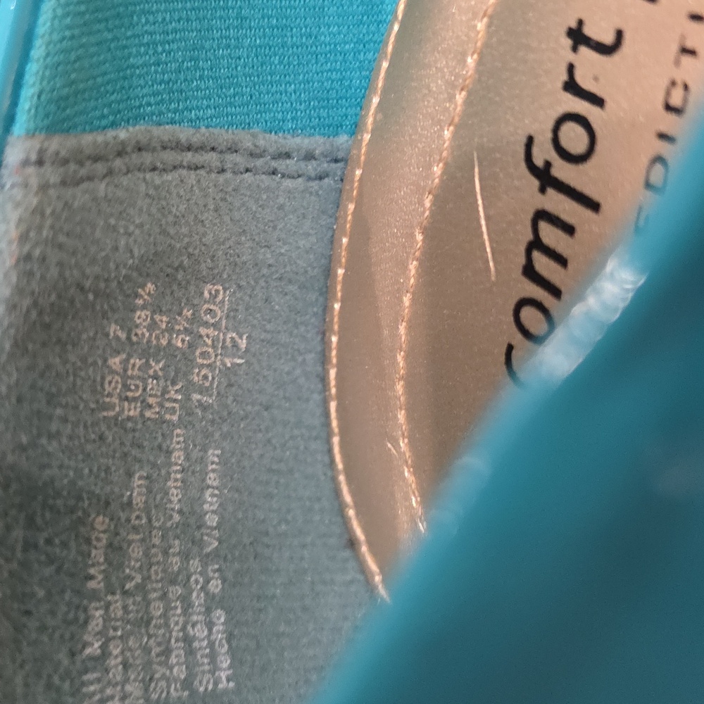 Comfort Plus by Predictions Teal Heels - Picture 6 of 6